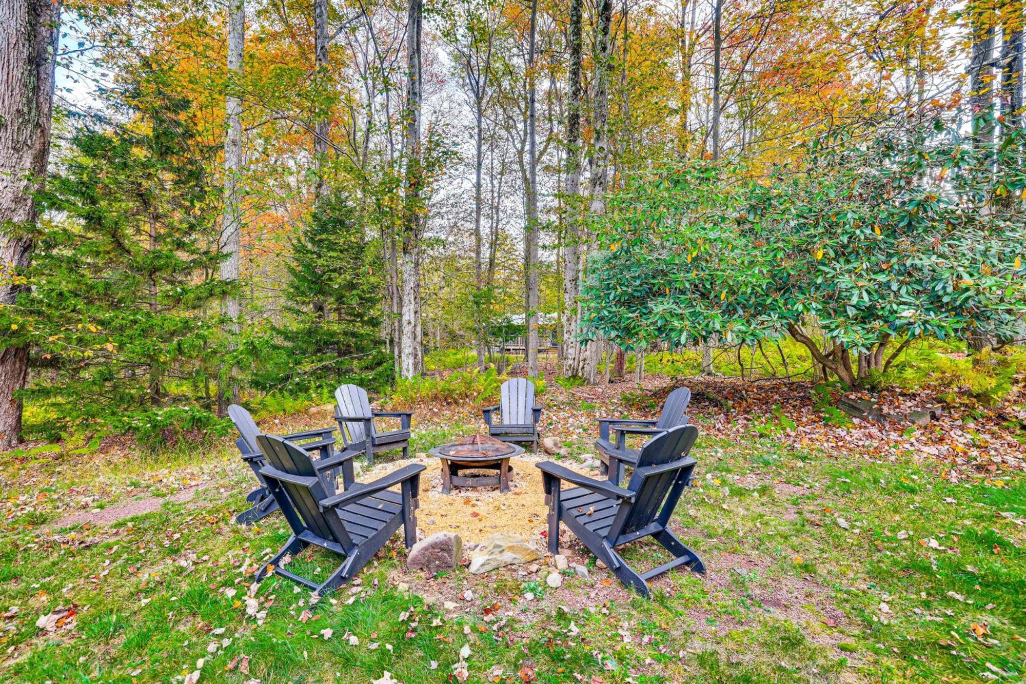 Getaway With Private Hot Tub! Holiday home *